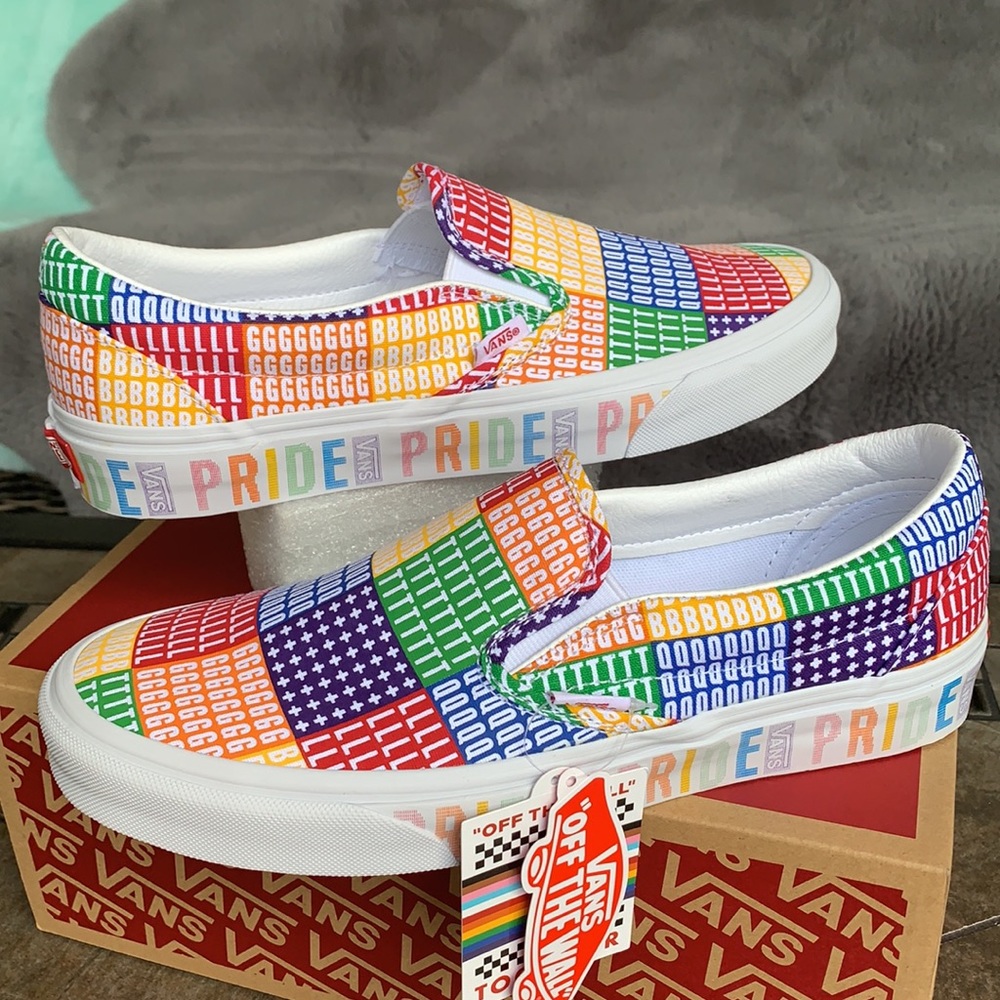 VANS CLASSIC SLIP ON PRIDE MULTI/TRUE WHITE MENS - Picture 11 of 16